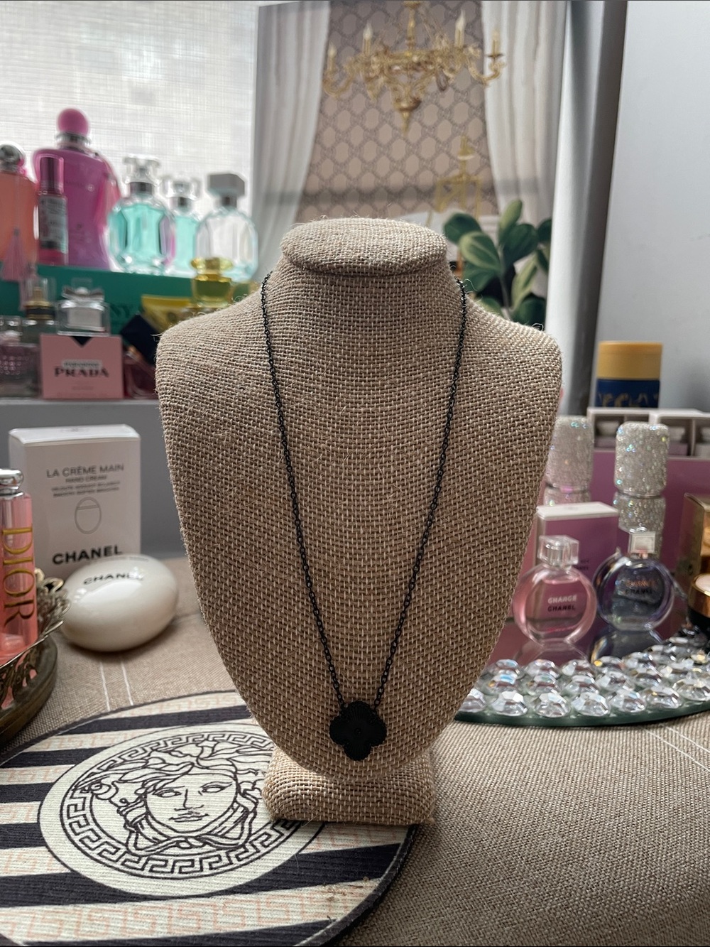 ✨🖤Black Pattern Clover Pendant Necklace🖤✨NEW